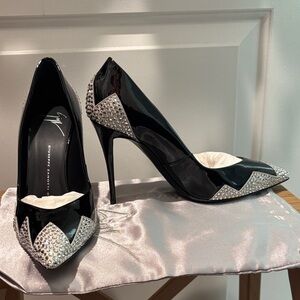 NEW👠Giuseppe Zanotti Black Patent Crystal-Embellished Pointed Pumps